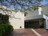 中央図書館入り口