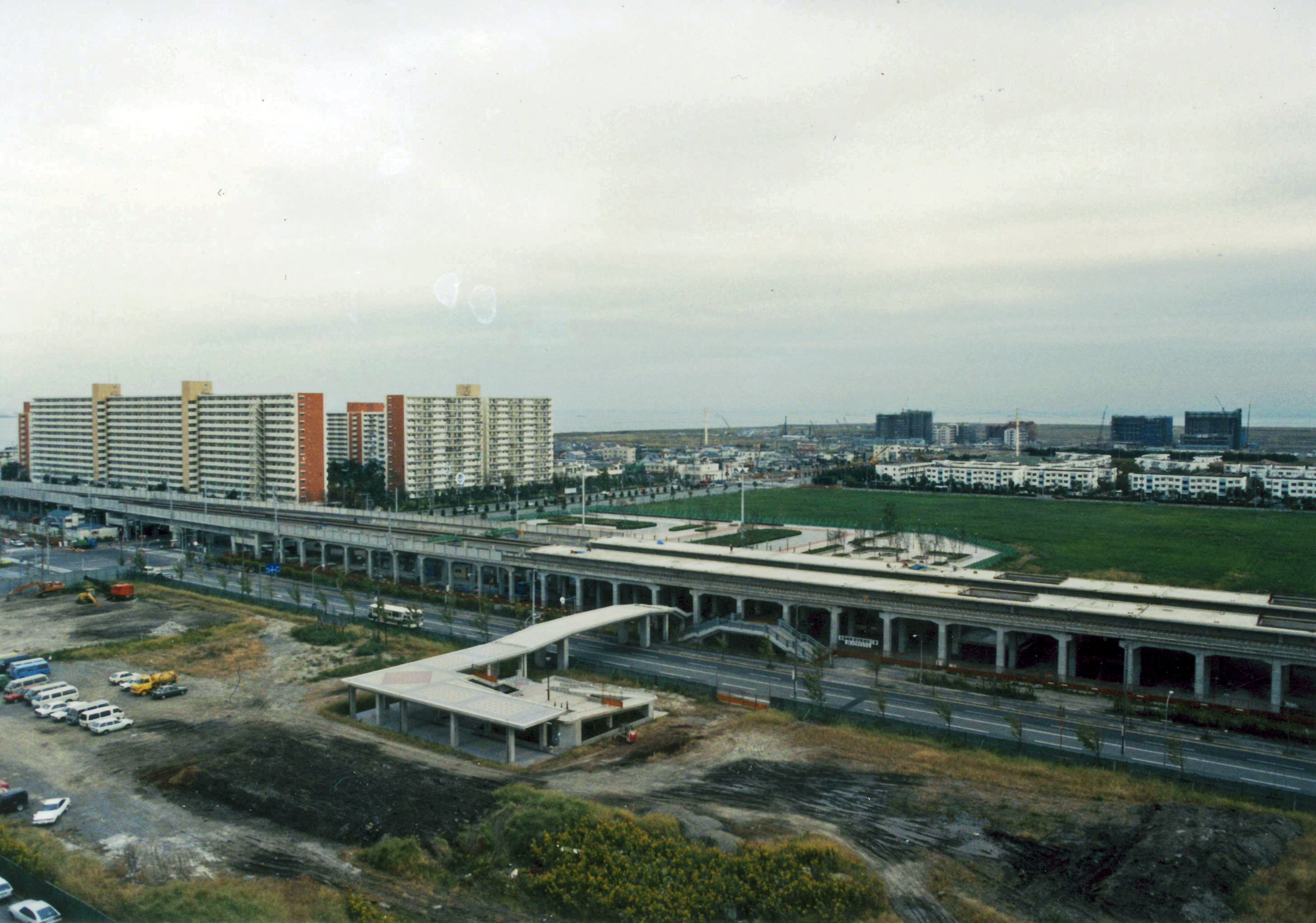 建設中の京葉線新浦安駅